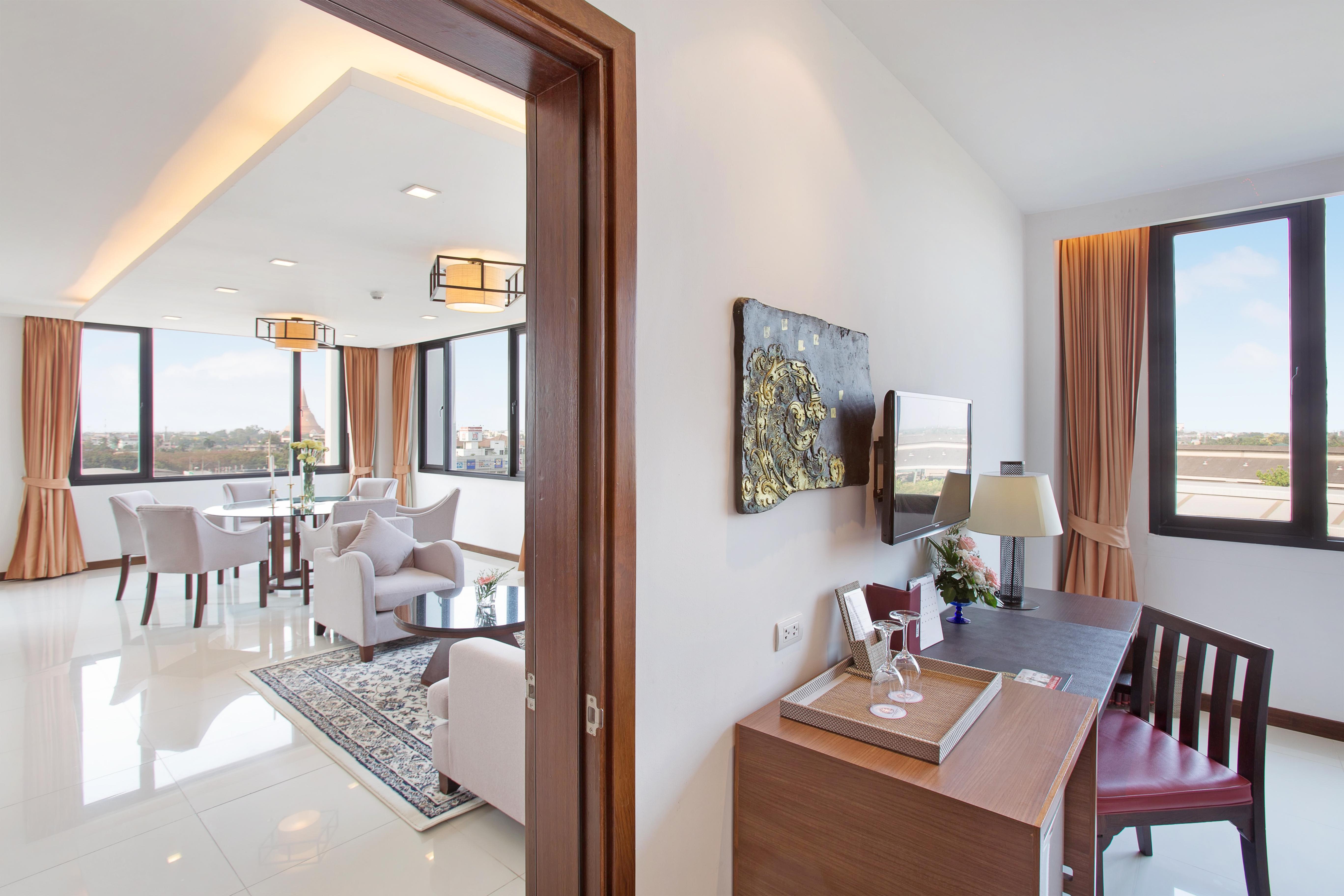 Mida Grande Hotel Dhavaravati Nakhon Pathom - Sha Plus Extérieur photo